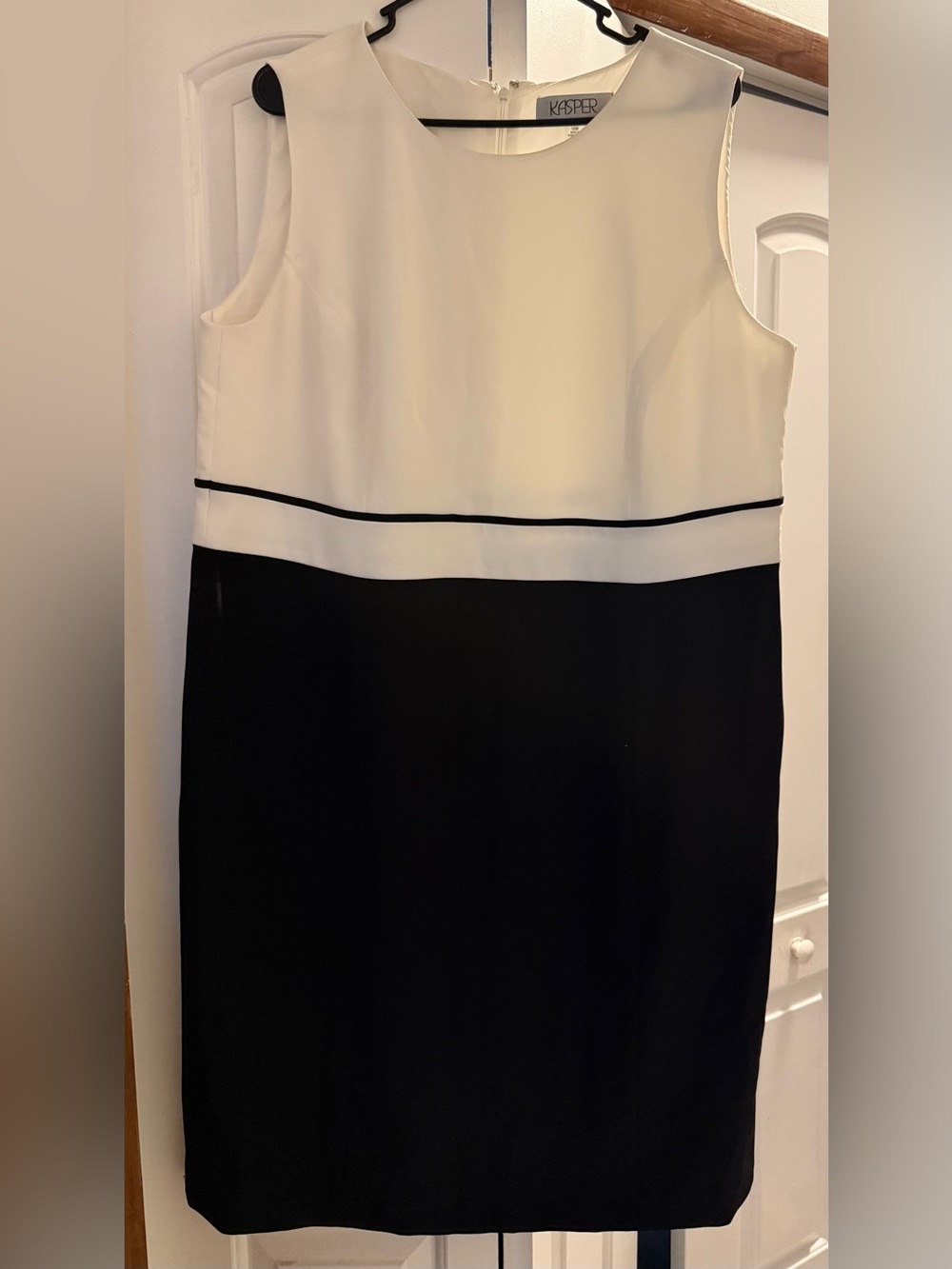 Kasper Black and White Sleeveless Midi Sheath Dress